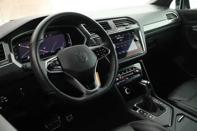 Volkswagen Tiguan (2021) thumbnail 3