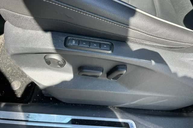 Volkswagen Tiguan (2021) thumbnail 4