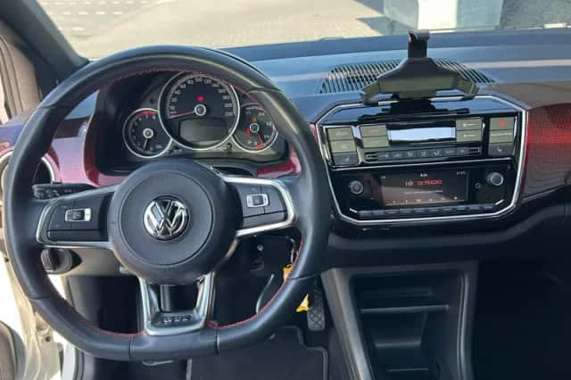 Volkswagen Up! (2019) thumbnail 5