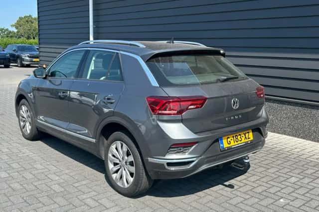 Volkswagen T-Roc (2020) thumbnail 2