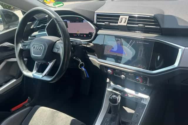 Audi Q3 (2020) thumbnail 5