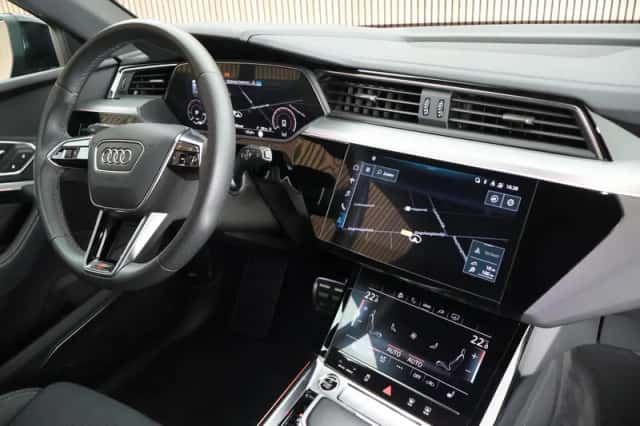 Audi Q8 e-tron (2023) thumbnail 3