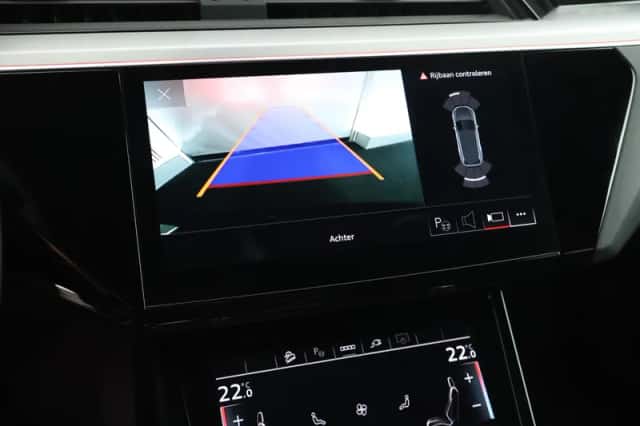 Audi Q8 e-tron (2023) thumbnail 5