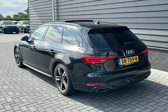 Audi A4 (2019) thumbnail 2