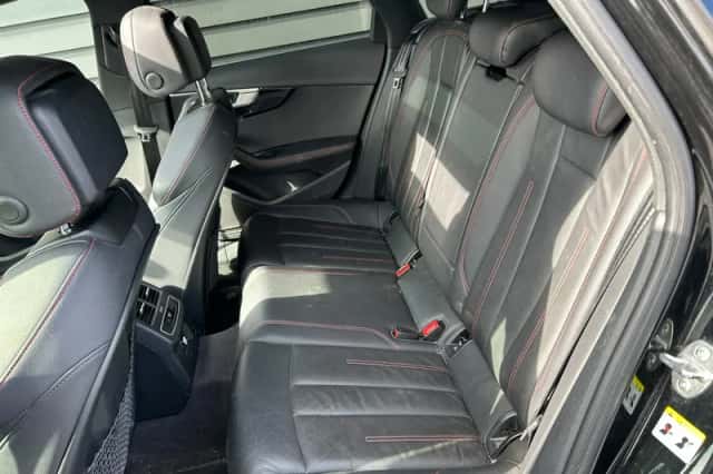 Audi A4 (2019) thumbnail 5