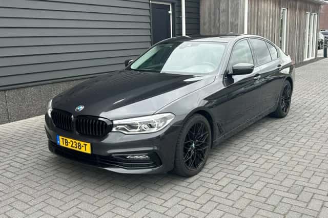 BMW 5-Serie (2018) thumbnail 1