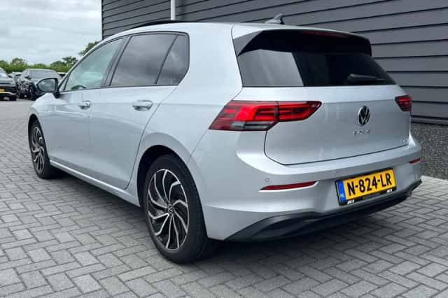 Volkswagen Golf (2020) thumbnail 3