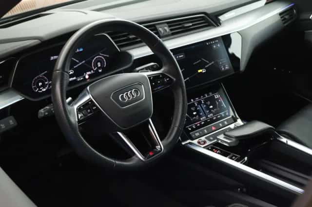 Audi e-tron (2021) thumbnail 3