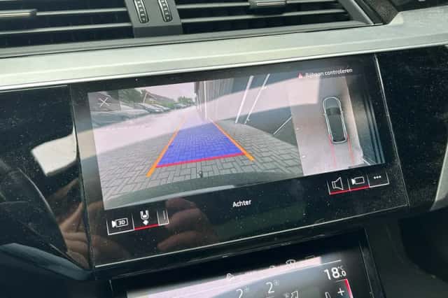 Audi e-tron (2021) thumbnail 4