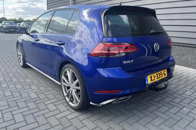 Volkswagen Golf (2019) thumbnail 3