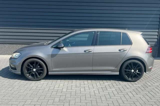 Volkswagen Golf (2015) thumbnail 2