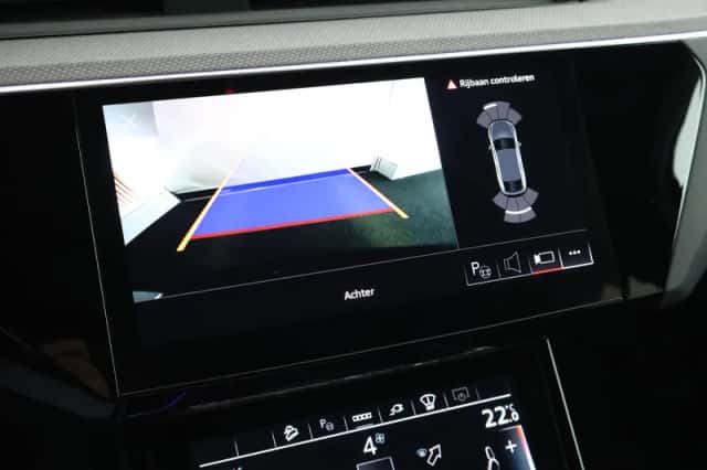 Audi e-tron (2023) thumbnail 3