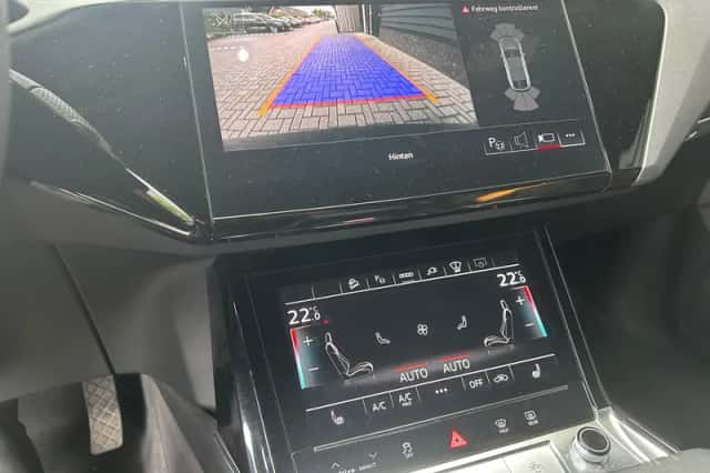 Audi e-tron (2023) thumbnail 5