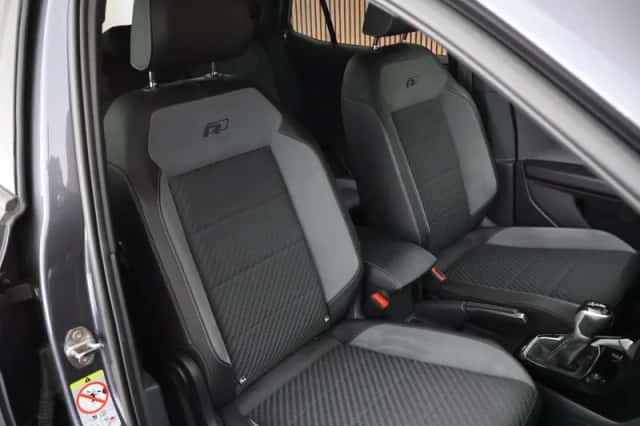 Volkswagen T-Cross (2023) thumbnail 2