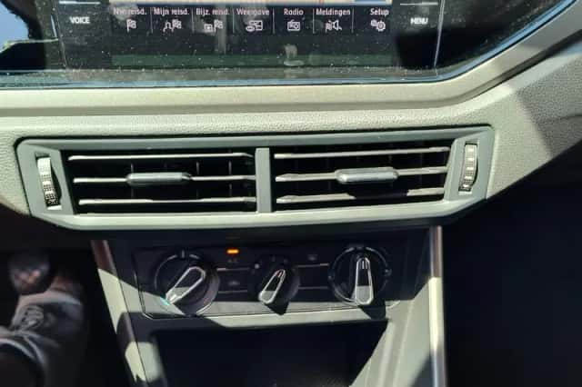 Volkswagen Polo (2018) thumbnail 3
