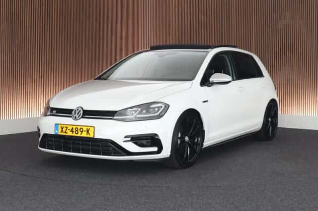 Volkswagen Golf (2017) thumbnail 1