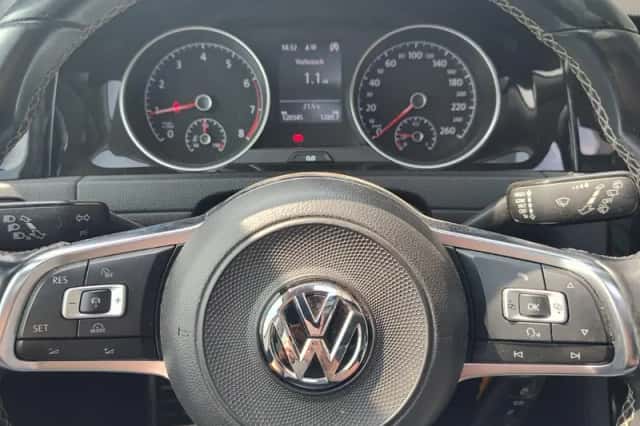 Volkswagen Golf (2017) thumbnail 5