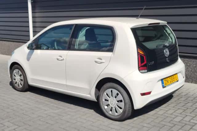 Volkswagen Up! (2019) thumbnail 5