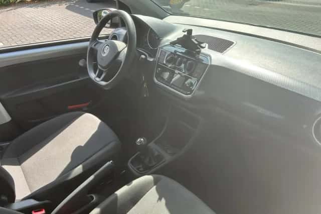 Volkswagen Up! (2023) thumbnail 2