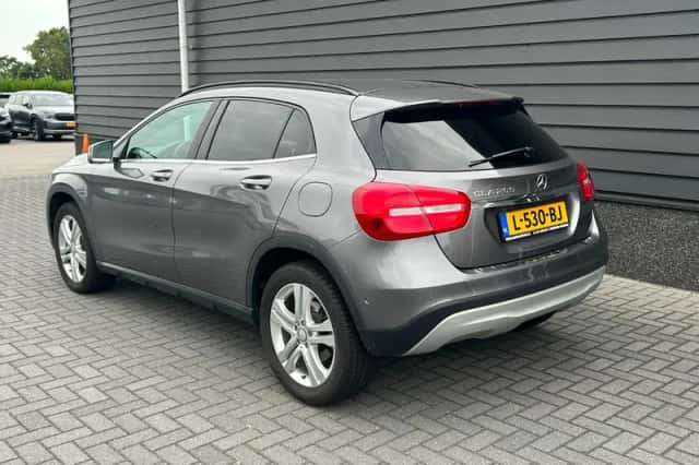 Mercedes-Benz GLA (2017) thumbnail 5