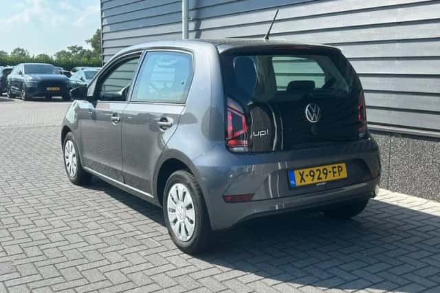 Volkswagen Up! (2023) thumbnail 5