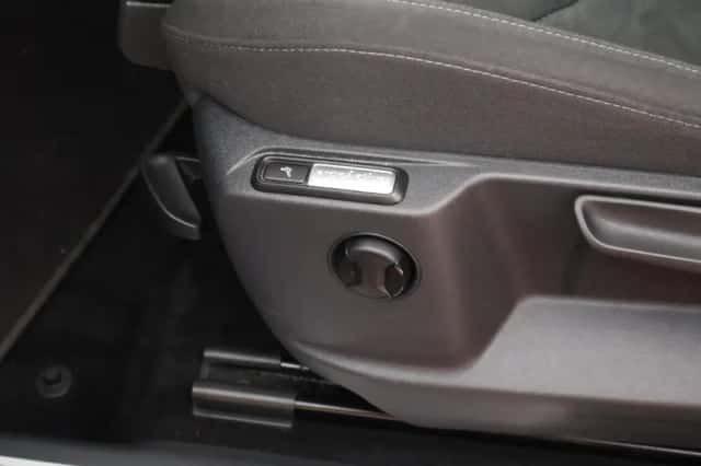 Volkswagen Tiguan (2018) thumbnail 5