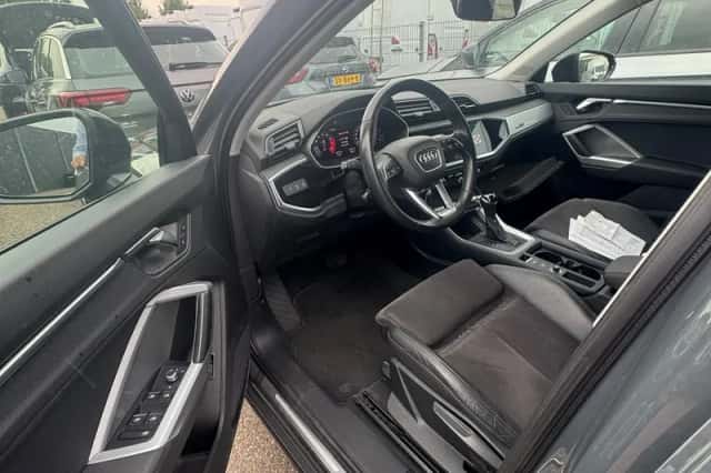 Audi Q3 (2019) thumbnail 3