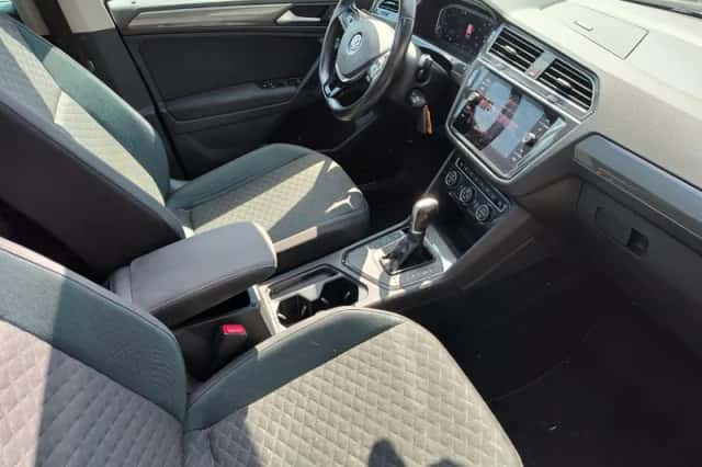 Volkswagen Tiguan (2019) thumbnail 2