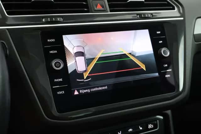 Volkswagen Tiguan (2019) thumbnail 5
