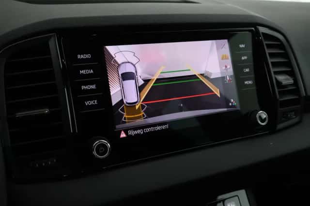 Škoda Karoq (2025) thumbnail 3