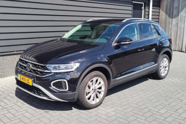 Volkswagen T-Roc (2023) thumbnail 1