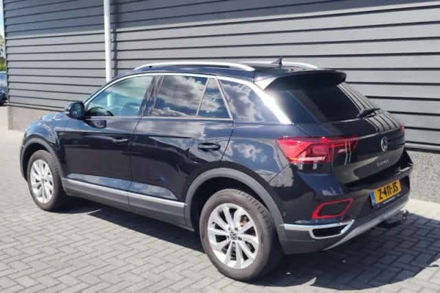 Volkswagen T-Roc (2023) thumbnail 5
