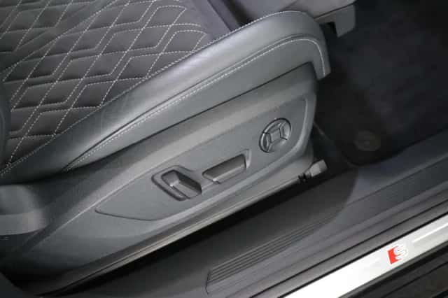 Audi Q4 (2023) thumbnail 6