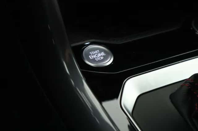 Volkswagen T-Roc (2022) thumbnail 6