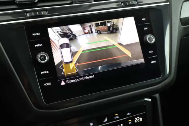 Volkswagen Tiguan (2022) thumbnail 4