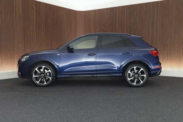 Audi Q3 (2021) thumbnail 6