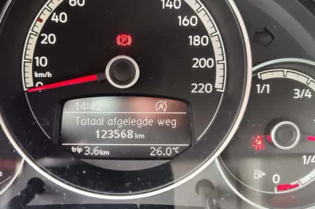 Volkswagen Up! (2021) thumbnail 5