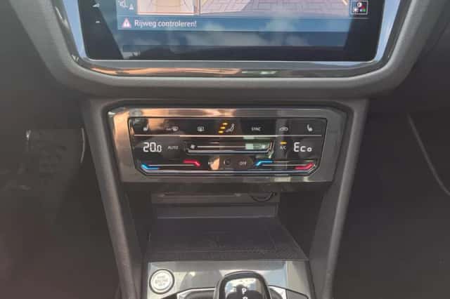 Volkswagen Tiguan (2023) thumbnail 3