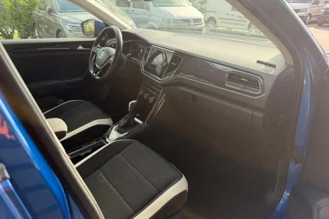 Volkswagen T-Roc (2020) thumbnail 3