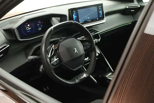 Peugeot e-208 (2022) thumbnail 3