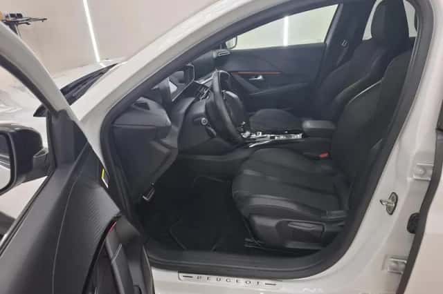 Peugeot e-208 (2021) thumbnail 3