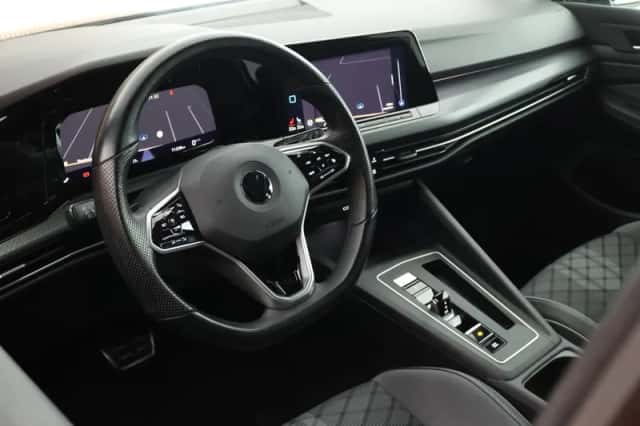 Volkswagen Golf (2021) thumbnail 3