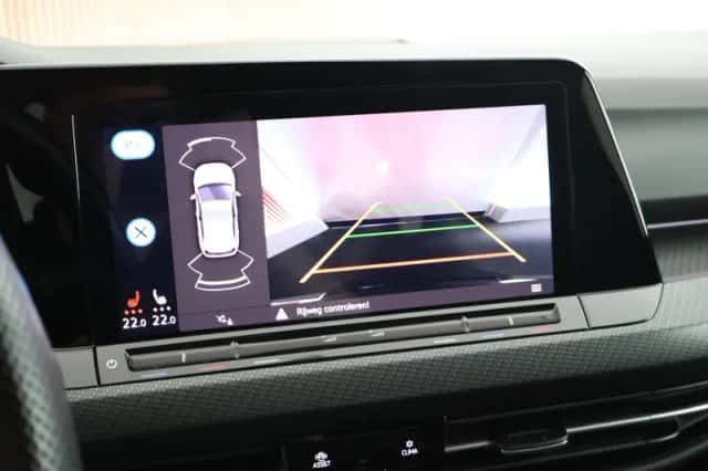 Volkswagen Golf (2021) thumbnail 5