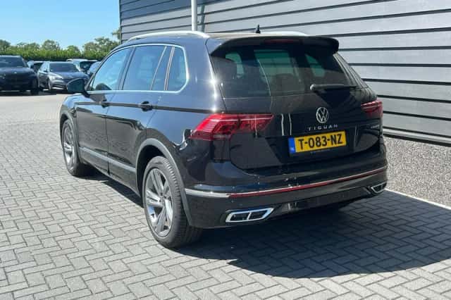 Volkswagen Tiguan (2023) thumbnail 2