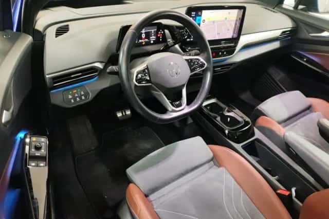 Volkswagen ID.4 (2020) thumbnail 3