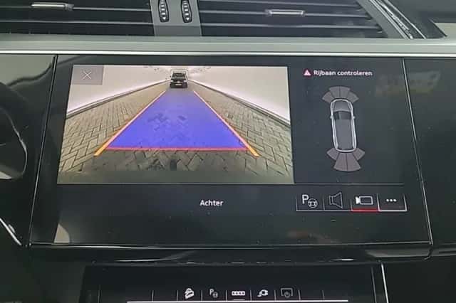 Audi Q8 e-tron (2023) thumbnail 5