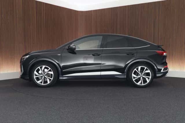 Audi Q4 (2022) thumbnail 6