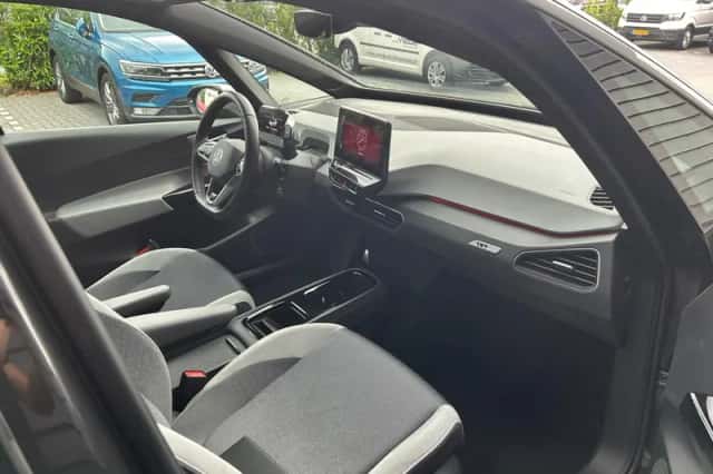 Volkswagen ID.3 (2020) thumbnail 3