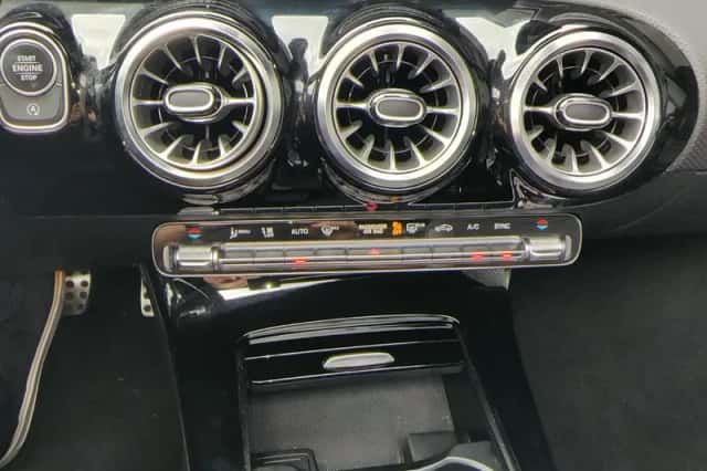 Mercedes-Benz CLA-Klasse (2021) thumbnail 2