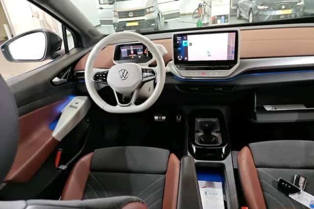 Volkswagen ID.4 (2021) thumbnail 2